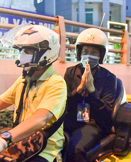 ROC Helmet đồng hành cùng Liên Đoàn Xe Đạp, Motor Thể Thao Sài Gòn đưa tiễn Nghệ sĩ Chí Tài